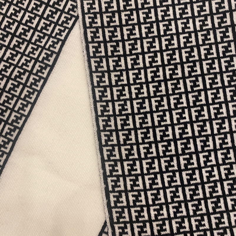 FF Print Nero and Bianco Knitted Wool Scarf